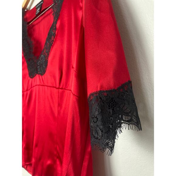 VTG Moda Int. Women's Silk Top Size L Cherry Red Black Trim Vamp Goth Whimsical - Picture 5 of 10